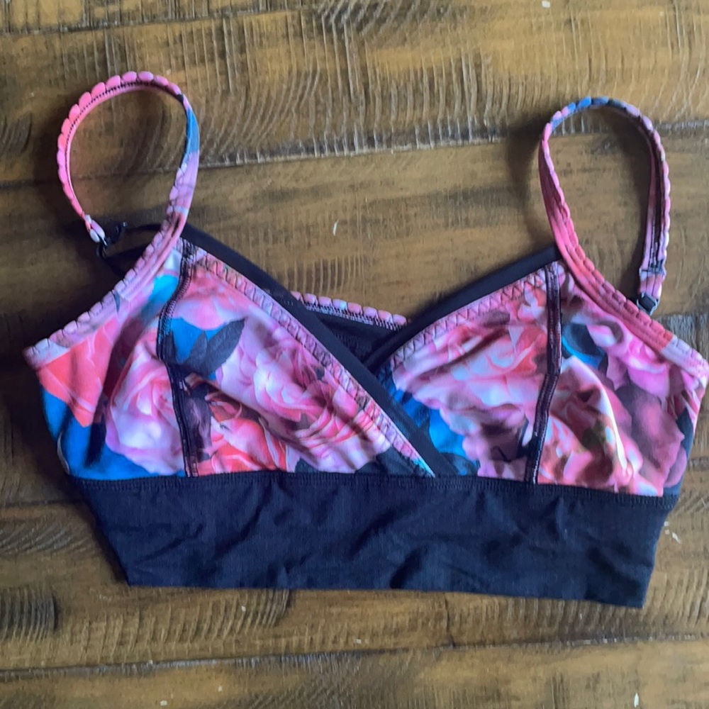 Lululemon Ujjayi Sports Bra. Host pick!!